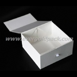 1PC White Foldable Magnetic Closure Gift Cardboard Box